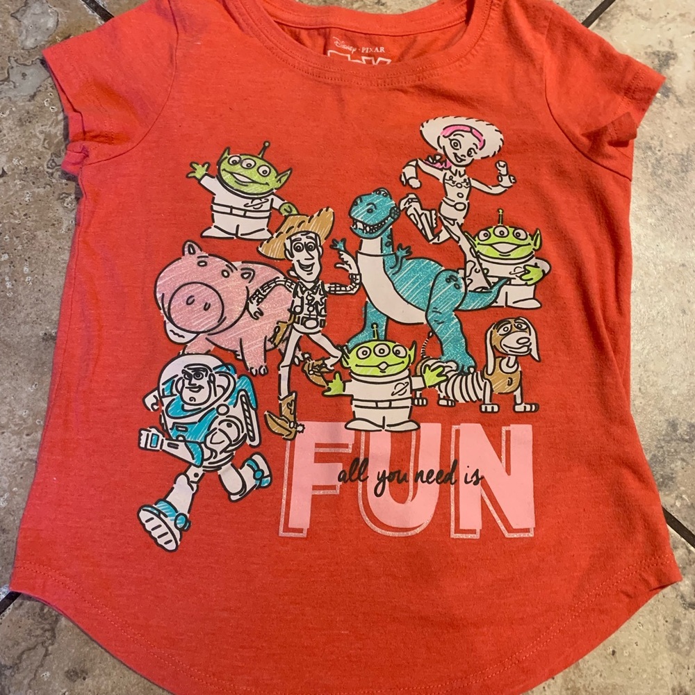 Size 6 girls’ Disney bundle!